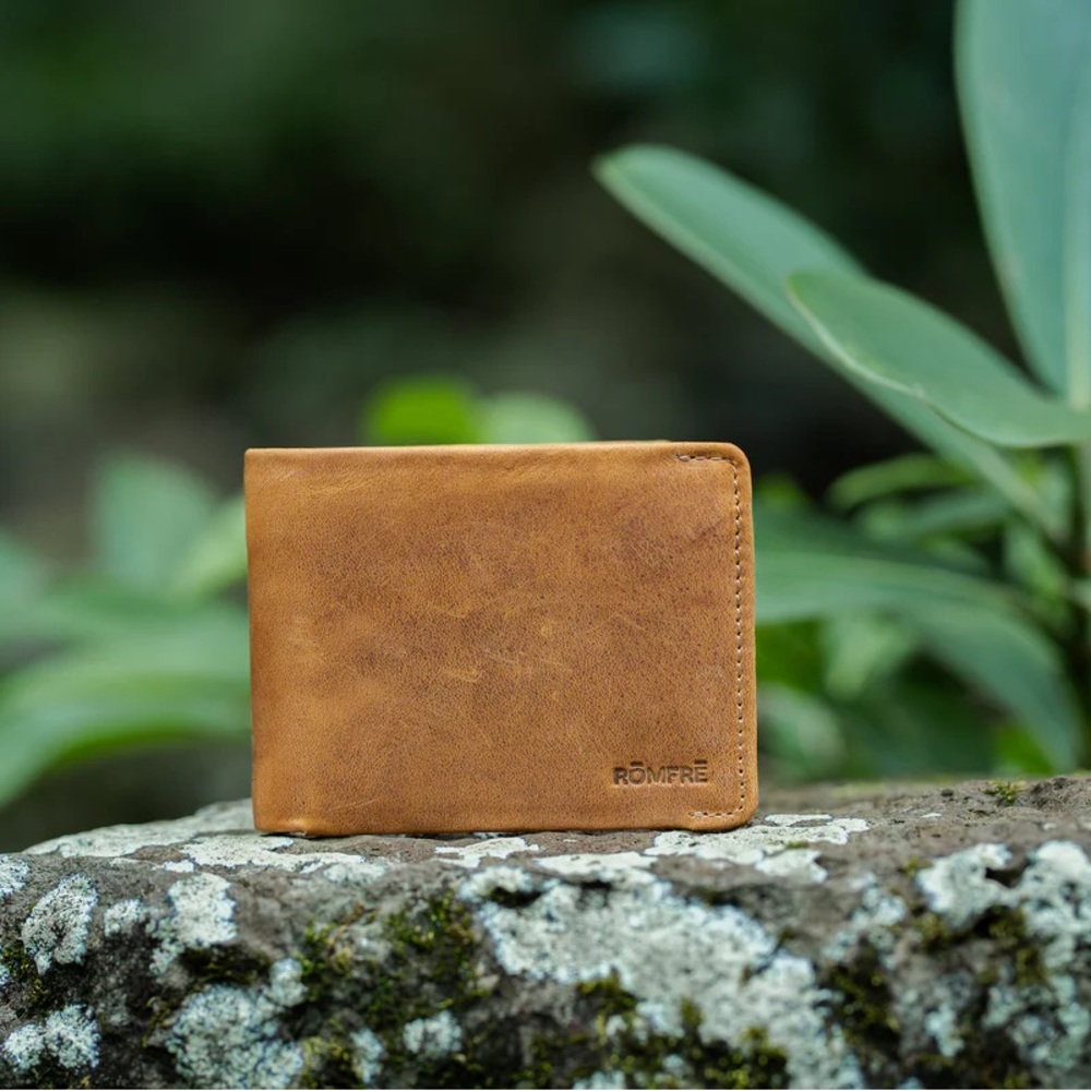 Omero Tan Leather Card Holder for Men